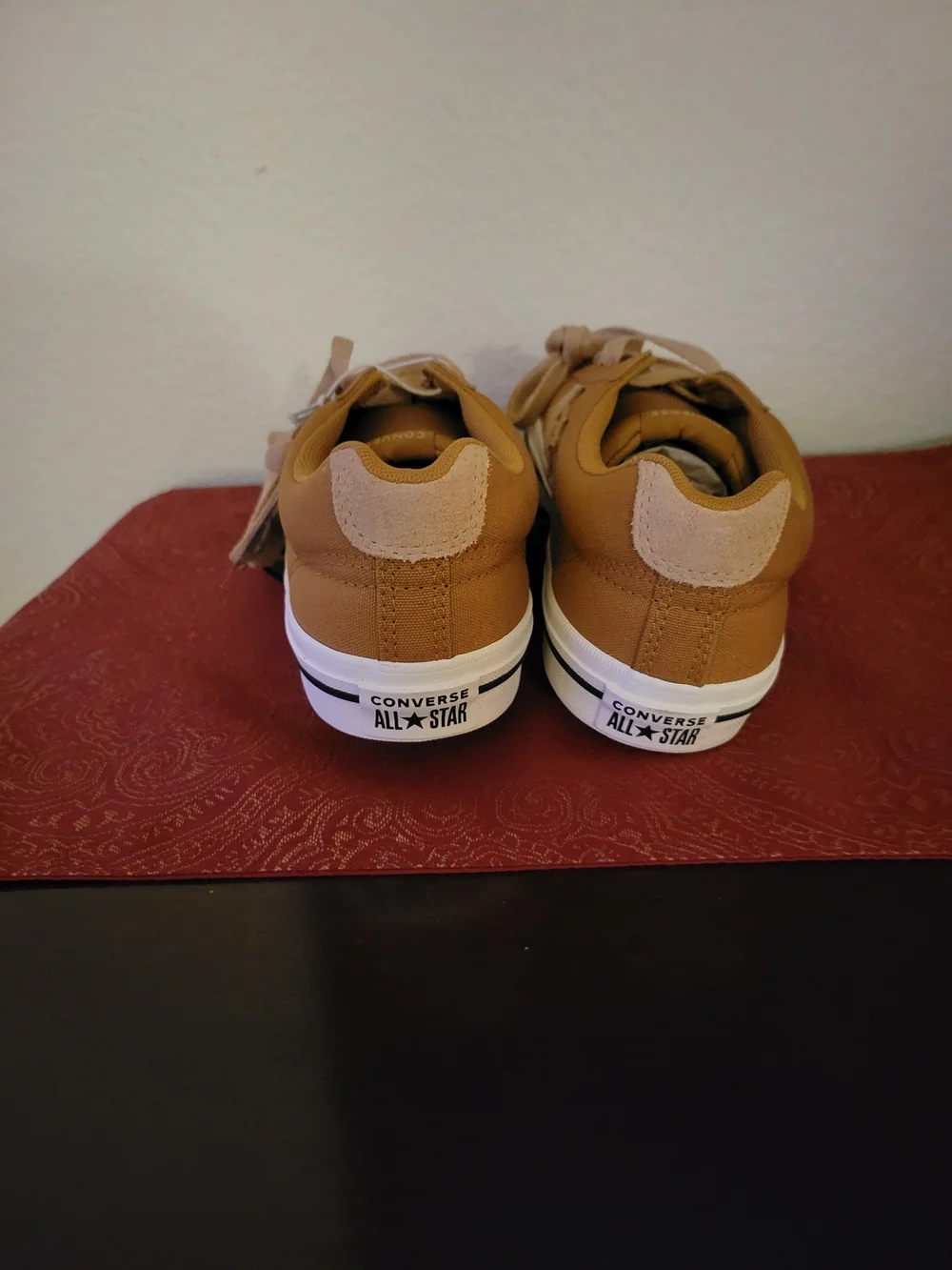 NWT Converse Men's All-Star Low-Top Sneakers in Honey Stick - Size 7.5